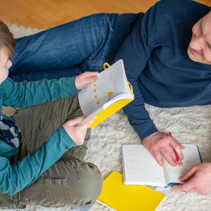 HappySelf Le journal des ados - Un journal quotidien pour les enfants de 12 ans et plus pour encourager le bonheur et la pleine conscience, développer des habitudes positives (Édition anglaise HappySelf Le journal des ados - Un journal quotidien pour les enfants de 12 ans et plus pour encourager le bonheur et la pleine conscience, développer des habitudes positives (Édition anglaise